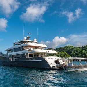MY Black Pearl and dive boat | Dive Palau